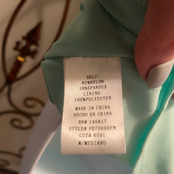 Bodycon wire deep V dress - Picture 5 of 5